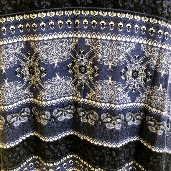 Patterned Dress - Picture 4 of 4